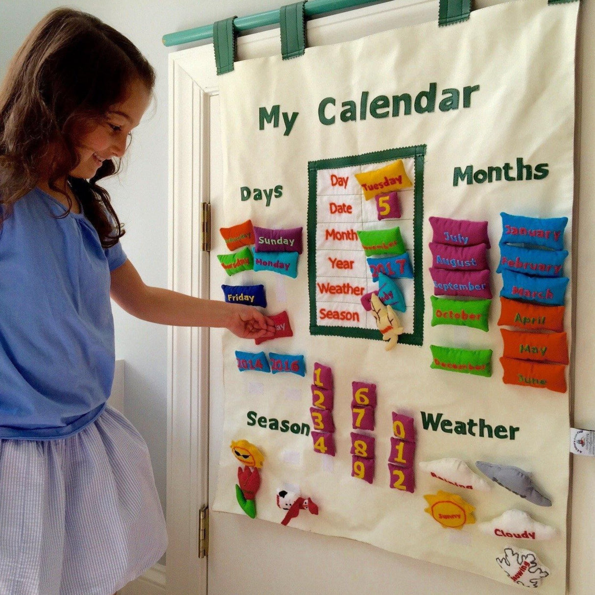 English interactive calendar (tan) - Child's Cup Full